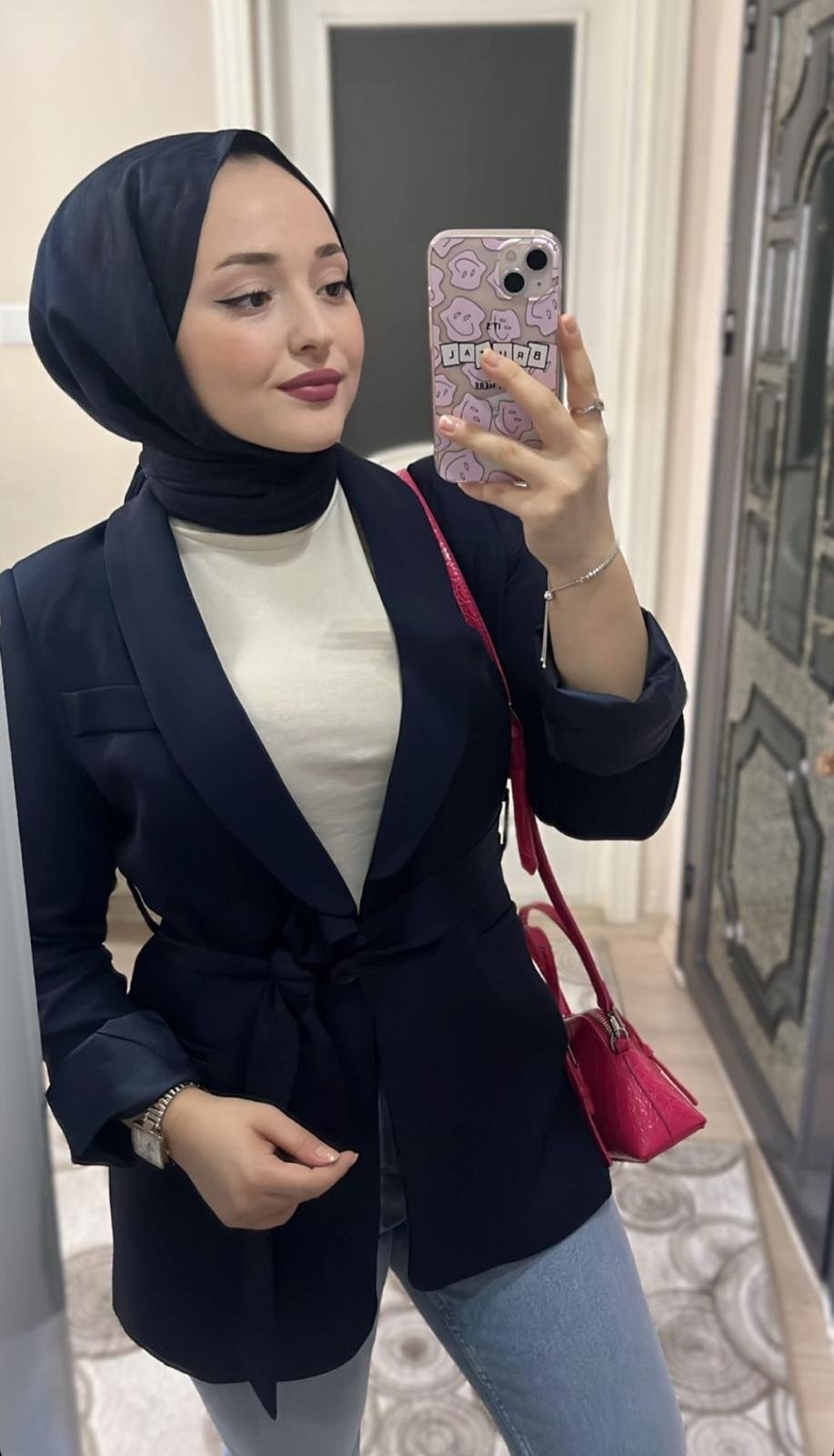 Mardin Bekar Escort Emine